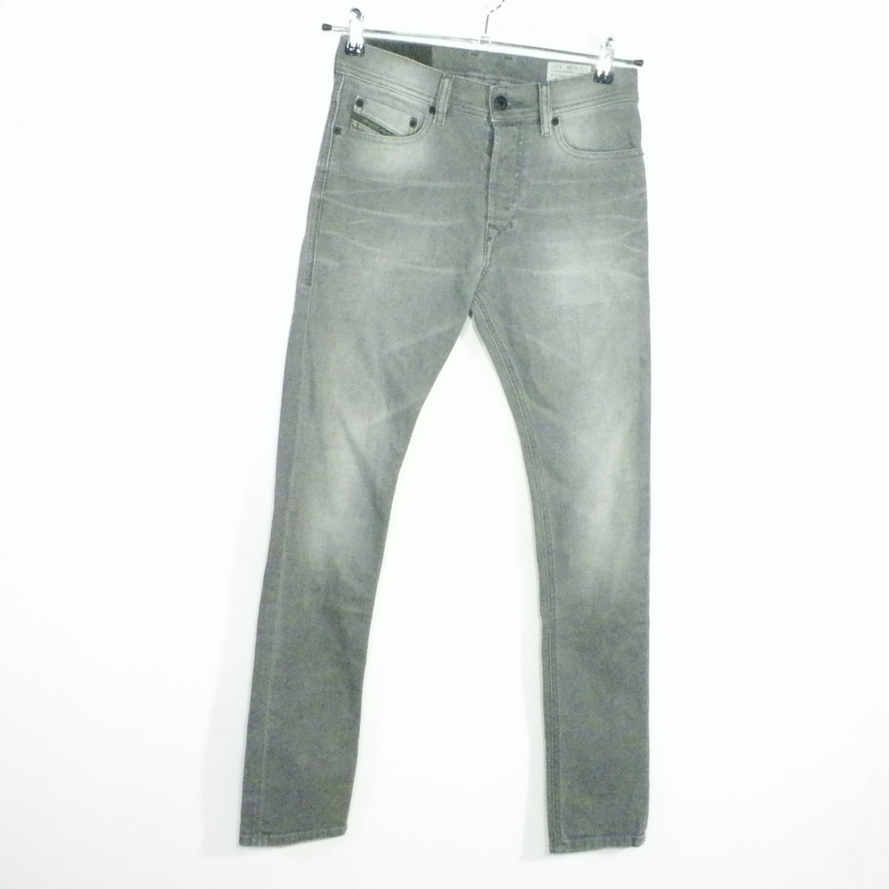 Jean's Homme Gris DIESEL Taille Estimée 36. Bon état -  reconditionné disponible sur Label Emmaüs